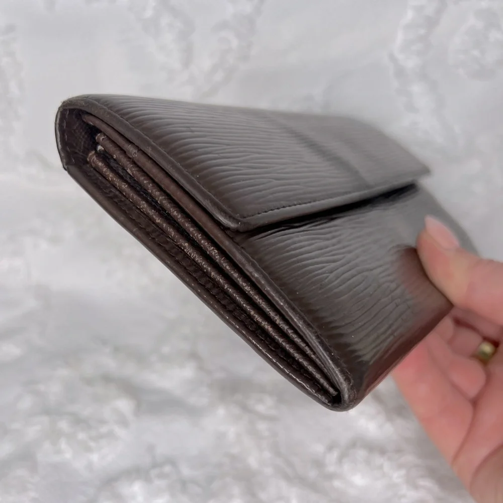 LOUIS VUITTON • EPI LEATHER • SARAH WALLET